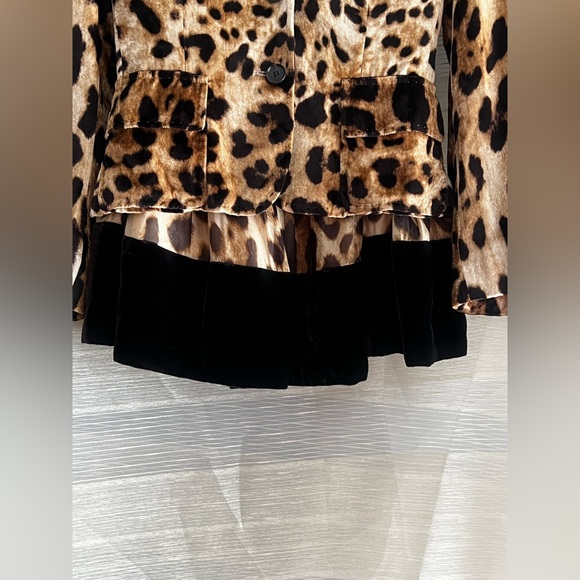 Dolce & Gabbana Leopard Velvet Blazer & Silk-Lined Skirt with Velvet Panel—2000s - Picture 3 of 16